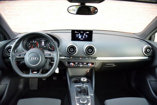 Audi A3 Limousine - 1.4 TFSI 140pk CoD Ambition Pro Line S * S-Line * 18