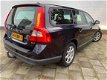 Volvo V70 - 2.4D Limited Edition NAP/Navi/Cruisecontrol/Leder/Dealer onderhouden/PDC A/Climat - 1 - Thumbnail