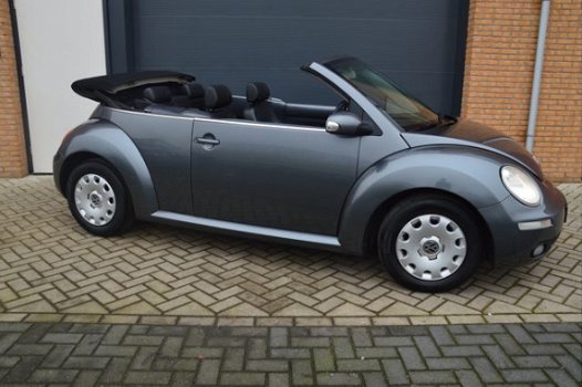 Volkswagen New Beetle - 1.6 Trendline Cabrio Facelift model - 1