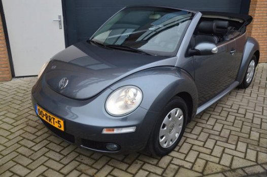 Volkswagen New Beetle - 1.6 Trendline Cabrio Facelift model - 1