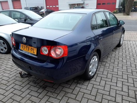 Volkswagen Jetta - 1.6 75kw102 pk - 1