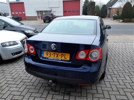 Volkswagen Jetta - 1.6 75kw102 pk - 1