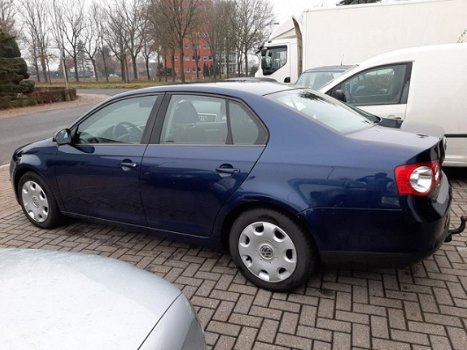 Volkswagen Jetta - 1.6 75kw102 pk - 1