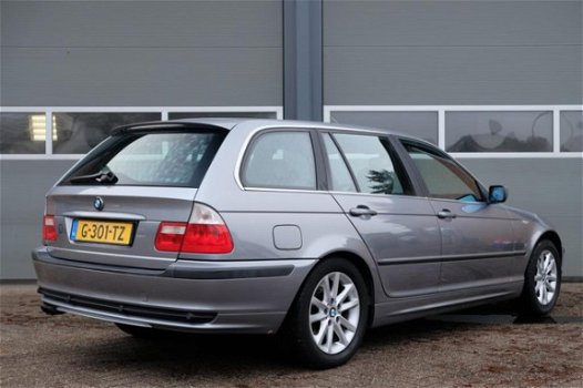 BMW 3-serie Touring - 320i 170PK | Edition lifestyle | Youngtimer - 1