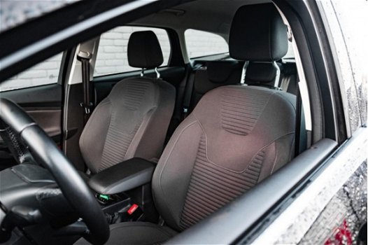 Ford Focus Wagon - 1.0 Titanium Edition | Navigatie | Klimaat + Cruise control | Parkeersensoren | D - 1