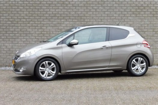 Peugeot 208 - ALLURE 1.4 VTI Navi/Pano-dak/Leer/Ecc/Ccr/ 82709 Km - 1