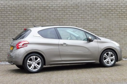 Peugeot 208 - ALLURE 1.4 VTI Navi/Pano-dak/Leer/Ecc/Ccr/ 82709 Km - 1