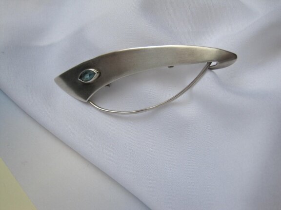 Zilveren broche modernistisch met blauwe aquamarijn edelsteen 8.7x2.8 cm - Afbeelding 5