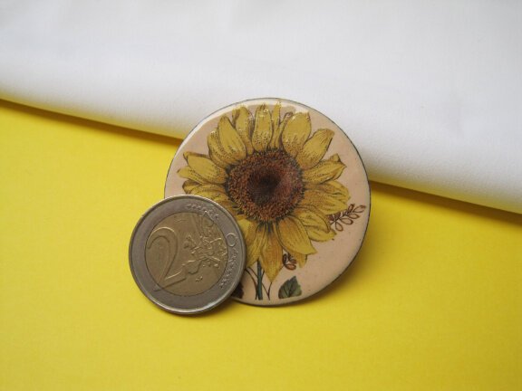 Broche koper met geel emaille zonnebloem afbeelding 4.5x4.5 cm. - Afbeelding 3