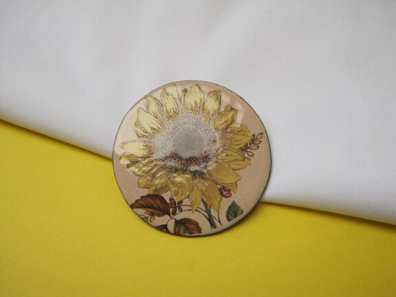 Broche koper met geel emaille zonnebloem afbeelding 4.5x4.5 cm. - Afbeelding 5