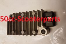 Spanningsregelaar Yamaha Neos 4T Neo'S 3Tj819600200 Gebruikt