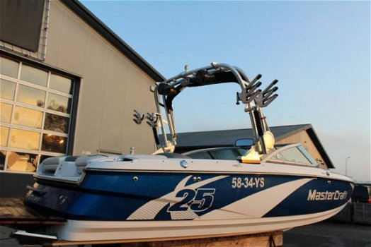 mastercraft X25 - 2