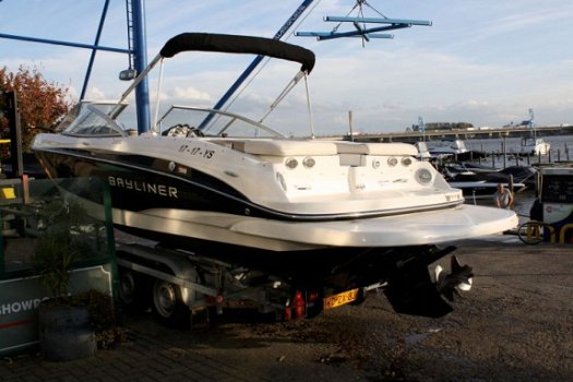 Bayliner 235 Bowrider - 4