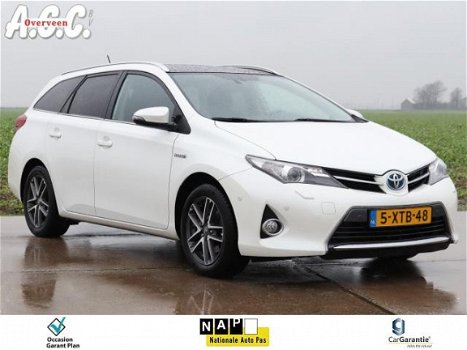 Toyota Auris - 1.8 Hybrid AUTOMAAT Xenon Panodak Trekhaak - 1