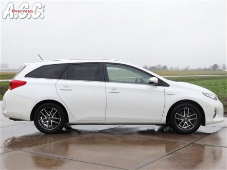 Toyota Auris - 1.8 Hybrid AUTOMAAT Xenon Panodak Trekhaak - 1