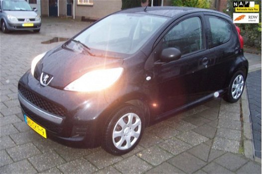 Peugeot 107 - 1.0-12V XR 5 Drs Zwart. Airco. Hogere zit. Leuke km stand.Apk 19-10-2020 - 1