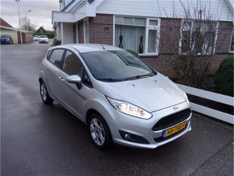 Ford Fiesta - 1.0 Style Ultimate 5-DEURS AIRCO PARKEERSENSOREN NAVIGATIE ZO GOED ALS NIEUWE AUTO - 1