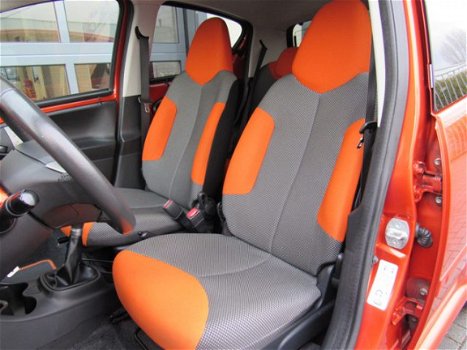 Toyota Aygo - 1.0 VVT-i Dynamic Orange Airco 1e eigenaar Dealer Onderhouden - 1