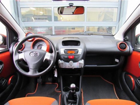 Toyota Aygo - 1.0 VVT-i Dynamic Orange Airco 1e eigenaar Dealer Onderhouden - 1