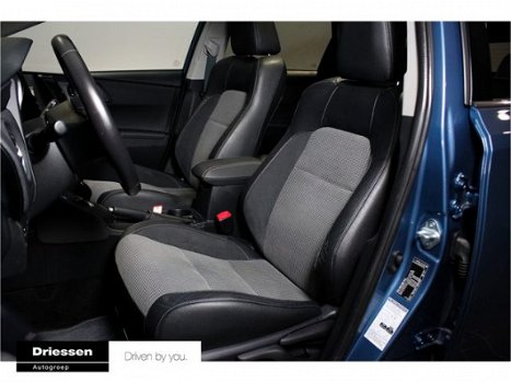 Toyota Auris Touring Sports - 1.8 Hybrid Lease pro Navigatie - Panoramadak) - 1