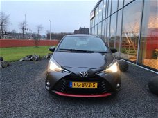 Toyota Yaris - 1.0 VVT-i Design Red Camera Climate Safety Sense LED