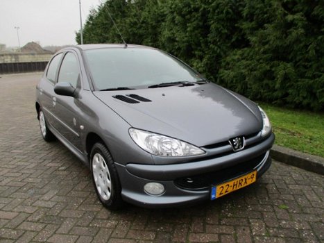 Peugeot 206 - 1.4 Génération Bj 2009, Airco, Cruise Control, 1e eigenaar, Trekhaak, 5 Deurs, Nieuwe - 1