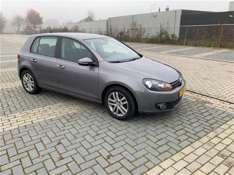 Volkswagen Golf - 1.6 TDI Highline BlueMotion - 1