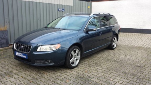 Volvo V70 - T 6 AWD Momentum 285 pk - 1