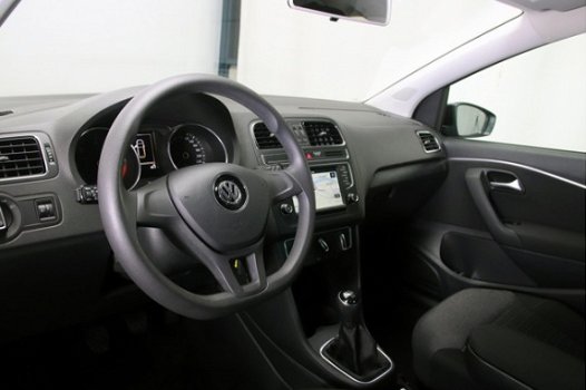 Volkswagen Polo - 1.4 TDI 90pk Comfortline Navigatie Cruise Control Airco App-Connect - 1