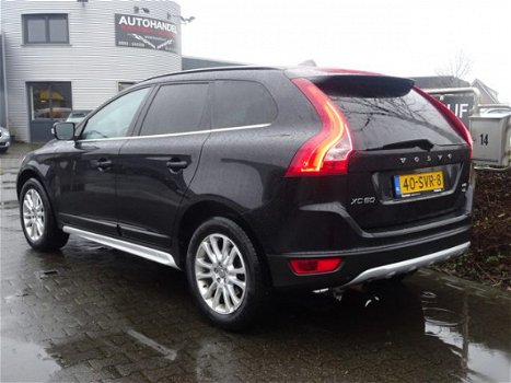 Volvo XC60 - 2.4D Momentum Navi Pdc v+a - 1