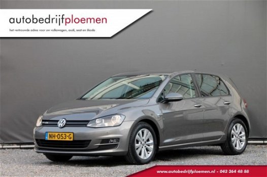 Volkswagen Golf - 1.0 TSI DSG Connected Series - 115 pk *Navigatie / NAP - 1