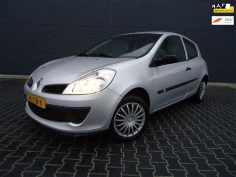 Renault Clio - 1.2-16V RN bouwjaar 2006 (( nette auto )) - 1