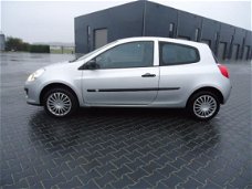 Renault Clio - 1.2-16V RN bouwjaar 2006 (( nette auto ))