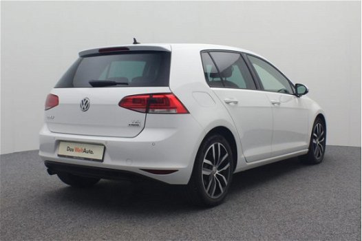 Volkswagen Golf - 1.2 TSI 110PK Highline | Navigatie | Parkeersensoren met achteruitrijcamera | 17 i - 1