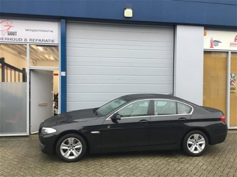 BMW 5-serie - 523i High Executive Schuif/kanteldak lage kilometers en Head-up - 1