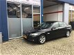 BMW 5-serie - 523i High Executive Schuif/kanteldak lage kilometers en Head-up - 1 - Thumbnail