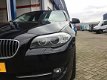 BMW 5-serie - 523i High Executive Schuif/kanteldak lage kilometers en Head-up - 1 - Thumbnail