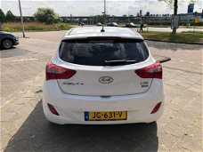 Hyundai i30 - 1.6 GDI GO | Navigatie | Camera | LM Velgen