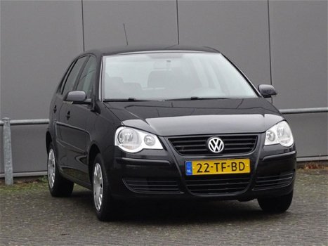 Volkswagen Polo - 1.4-16V Comfortline KEURIGE AUTO APK 2020 (bj2006) - 1