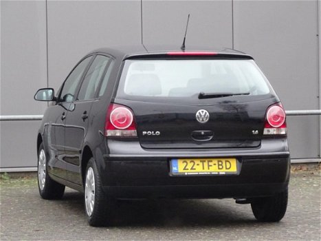 Volkswagen Polo - 1.4-16V Comfortline KEURIGE AUTO APK 2020 (bj2006) - 1