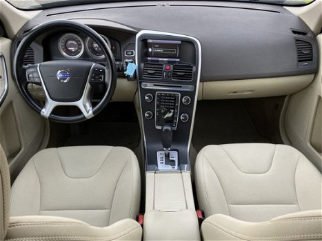 Volvo XC60 - 2.4 D5 5cil. 215pk cil. AWD Momentum / Bluetooth / Navigatie / Parkeersensoren V+A / St - 1