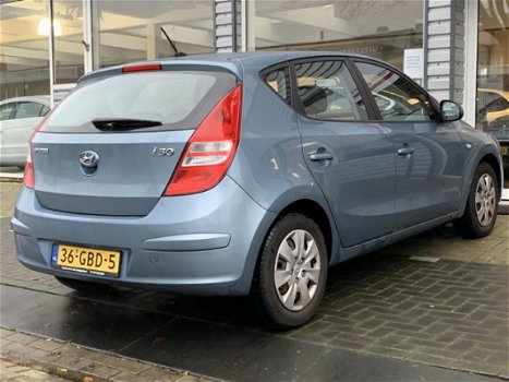 Hyundai i30 - 1.6i Dynamic 5 Deurs Airco nette auto - 1