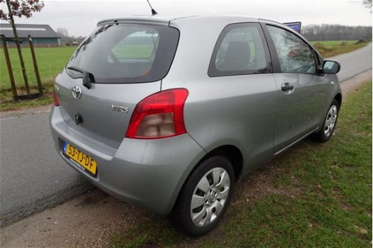 Toyota Yaris - 1.0 VVTi Terra zeer nette wagen en DEALER onderhouden - 1