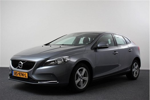 Volvo V40 - 2.0 D2 Automaat Business (Navigatie/Blue tooth/Cruise control/LMV) - 1