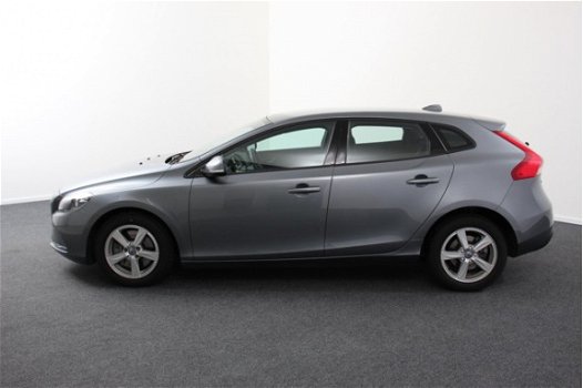 Volvo V40 - 2.0 D2 Automaat Business (Navigatie/Blue tooth/Cruise control/LMV) - 1