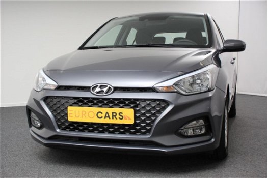 Hyundai i20 - 1.25 MPI Style (Navigatie/Blue tooth/Cruise control/LMV/Camera/PDC) - 1