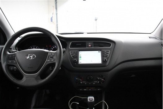 Hyundai i20 - 1.25 MPI Style (Navigatie/Blue tooth/Cruise control/LMV/Camera/PDC) - 1
