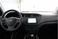 Hyundai i20 - 1.25 MPI Style (Navigatie/Blue tooth/Cruise control/LMV/Camera/PDC) - 1 - Thumbnail