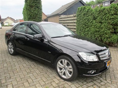 Mercedes-Benz C-klasse - 180 K BlueEFFICIENCY Avantgarde NL auto | 2e eigenaar | trekhaak | 69.000 K - 1