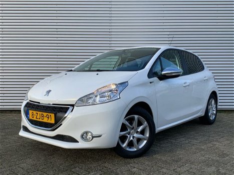 Peugeot 208 - 1.2 PureTech Style 5-Deurs Navigatie Airco - 1